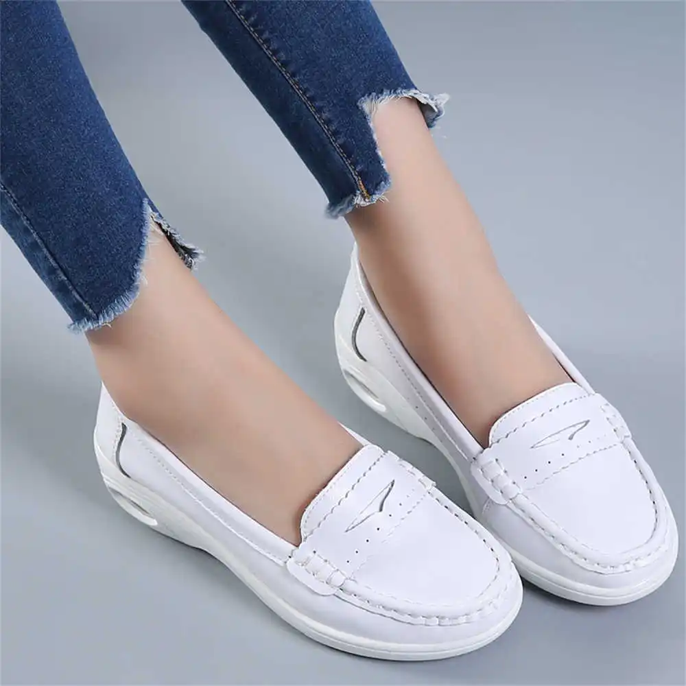 Thick Sole Slipon White Traine - огляд і ціна Women'S Accessories Famous Footwear