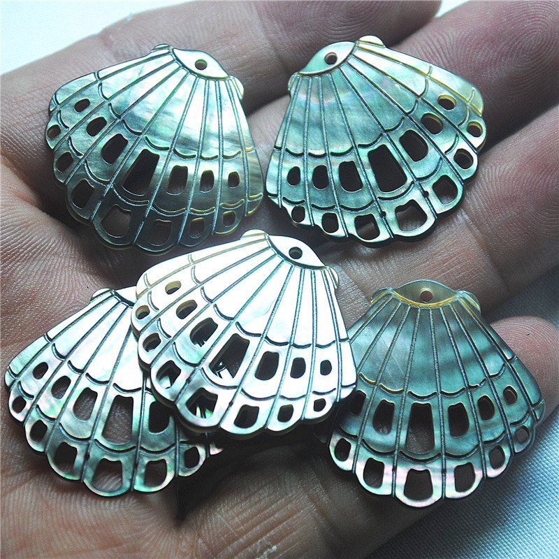 4PCS BLACK SHELL PENDANTS CARV - огляд і ціна Women'S Accessories Nz