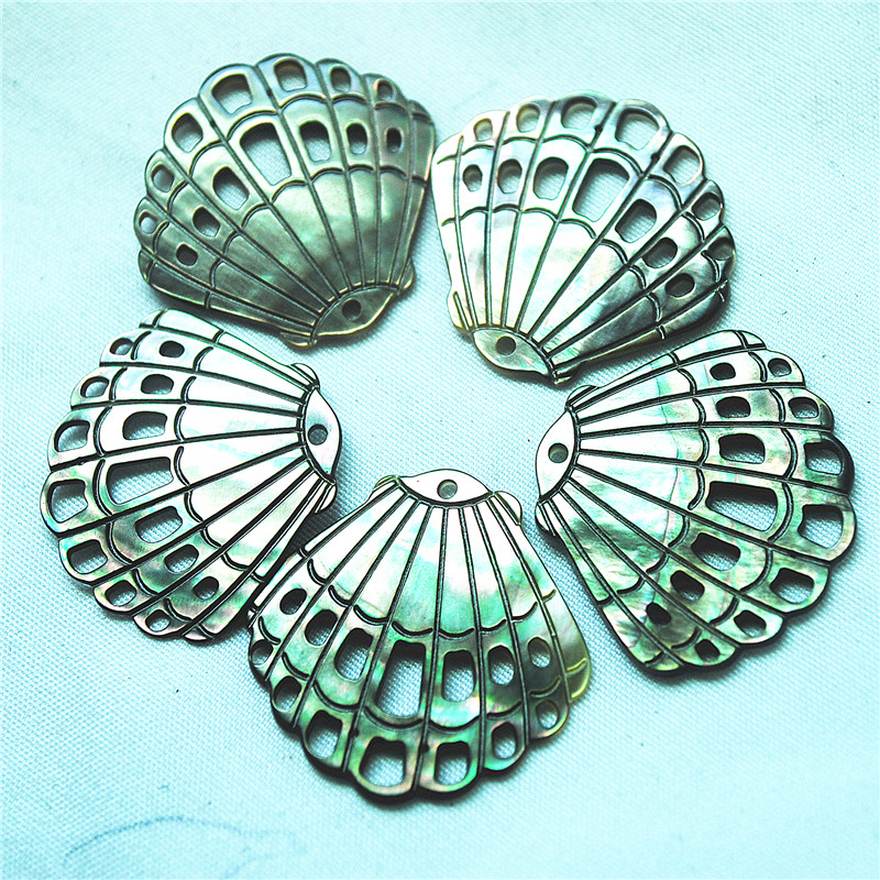 4PCS BLACK SHELL PENDANTS CARV - огляд і ціна Women'S Accessories Nz